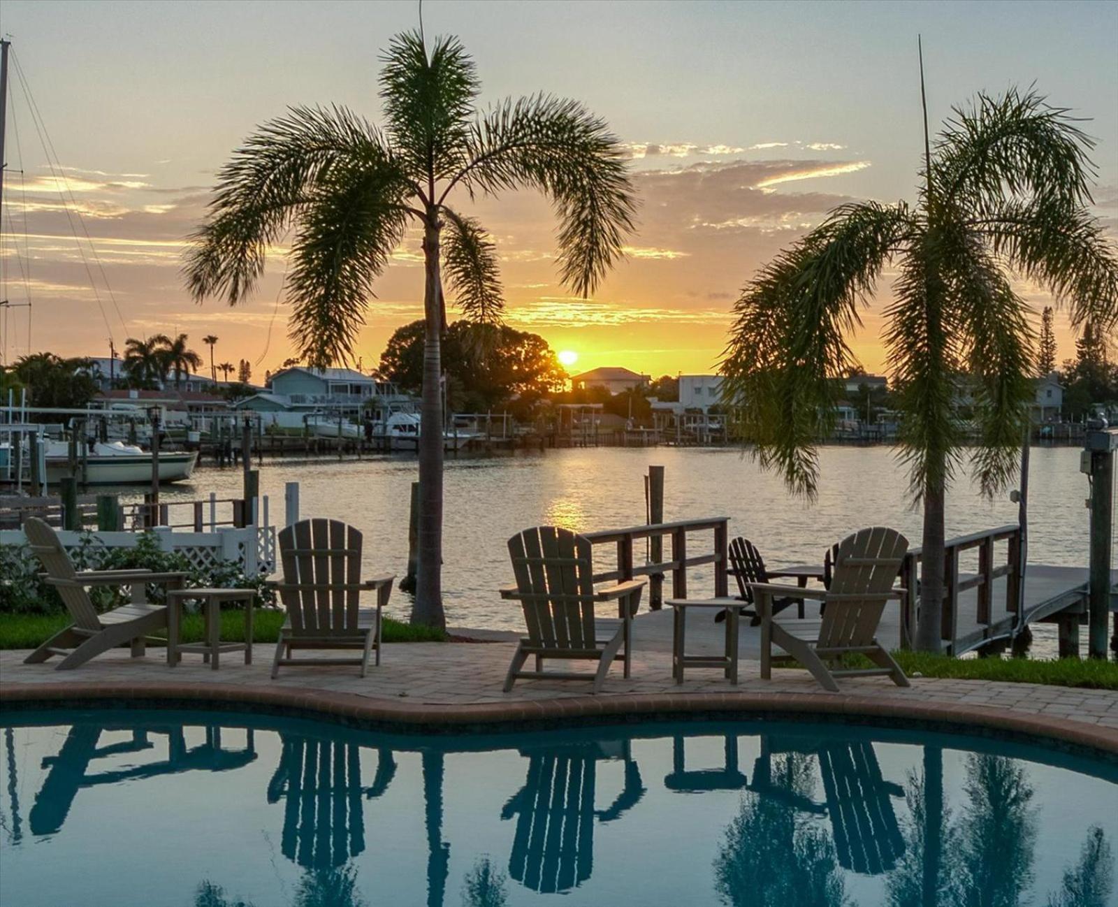 Waterfront Luxury W/ Heated Salt Pool & Golf Cart Villa Clearwater Beach Exterior photo