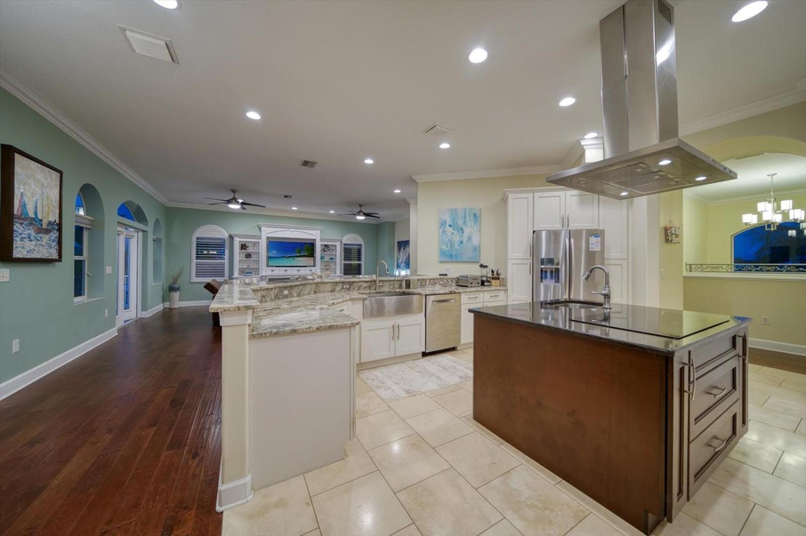 Waterfront Luxury W/ Heated Salt Pool & Golf Cart Villa Clearwater Beach Exterior photo