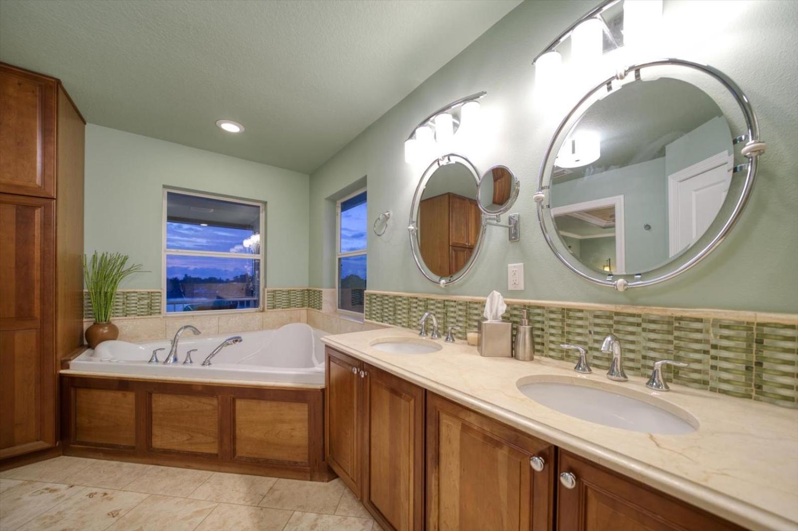 Waterfront Luxury W/ Heated Salt Pool & Golf Cart Villa Clearwater Beach Exterior photo