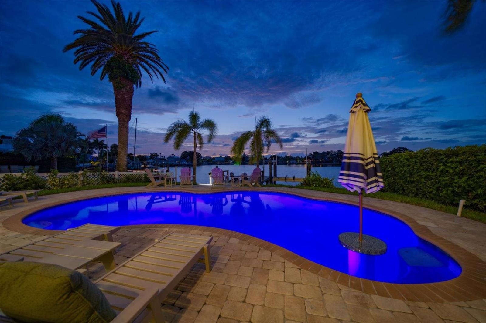 Waterfront Luxury W/ Heated Salt Pool & Golf Cart Villa Clearwater Beach Exterior photo