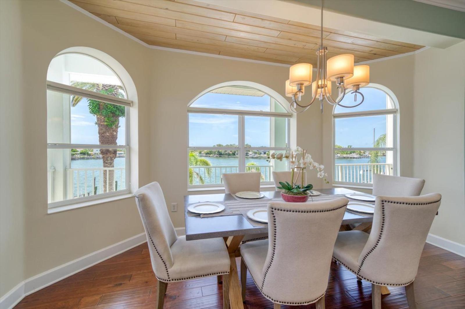 Waterfront Luxury W/ Heated Salt Pool & Golf Cart Villa Clearwater Beach Exterior photo