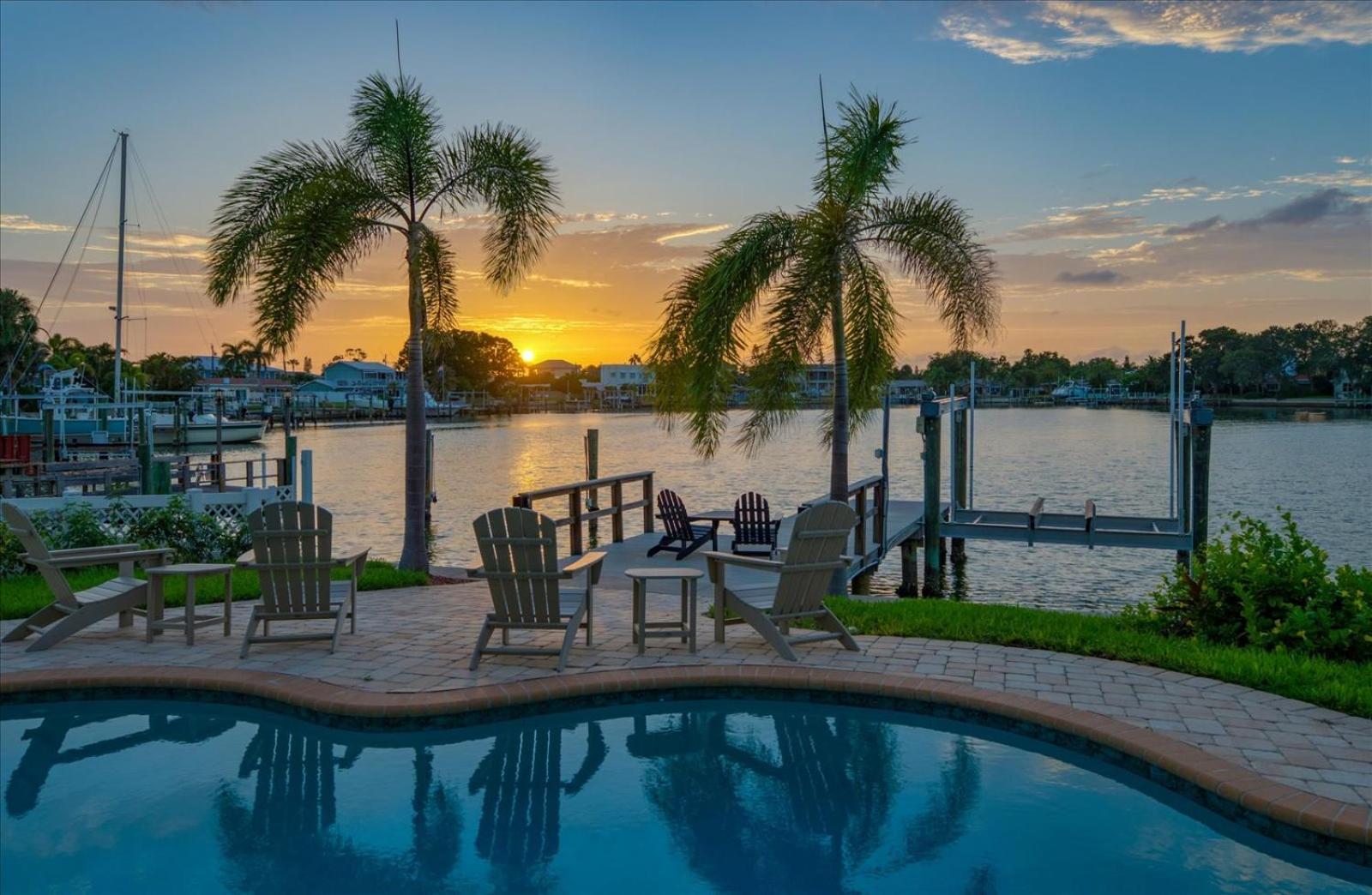 Waterfront Luxury W/ Heated Salt Pool & Golf Cart Villa Clearwater Beach Exterior photo
