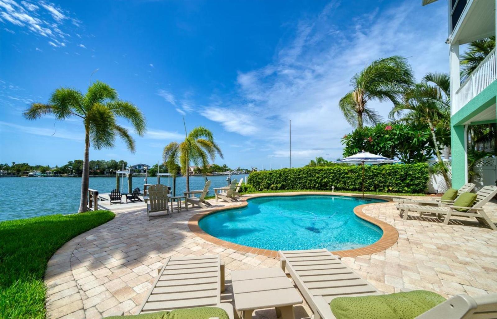 Waterfront Luxury W/ Heated Salt Pool & Golf Cart Villa Clearwater Beach Exterior photo