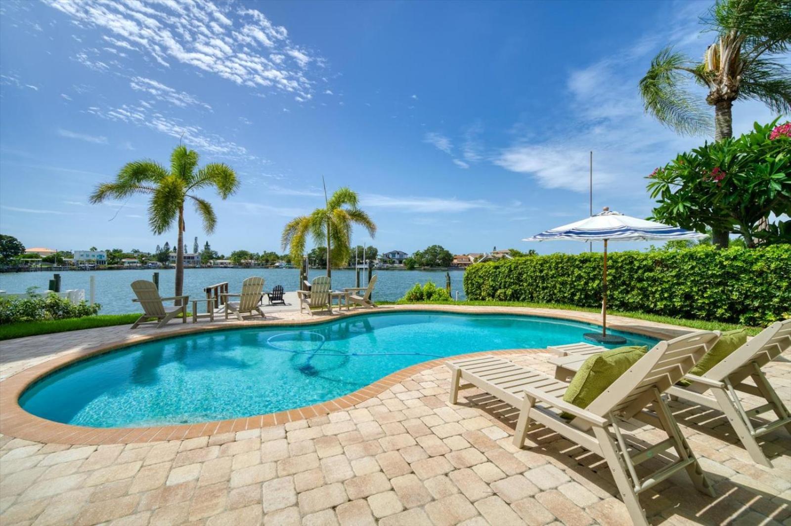 Waterfront Luxury W/ Heated Salt Pool & Golf Cart Villa Clearwater Beach Exterior photo