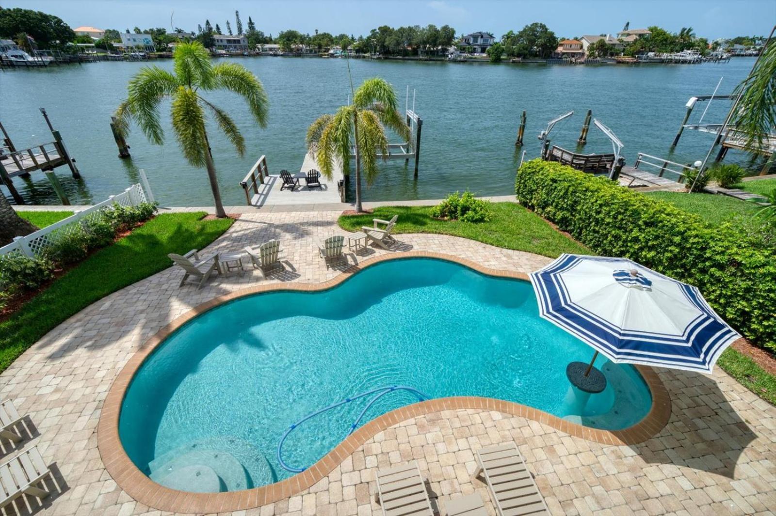 Waterfront Luxury W/ Heated Salt Pool & Golf Cart Villa Clearwater Beach Exterior photo