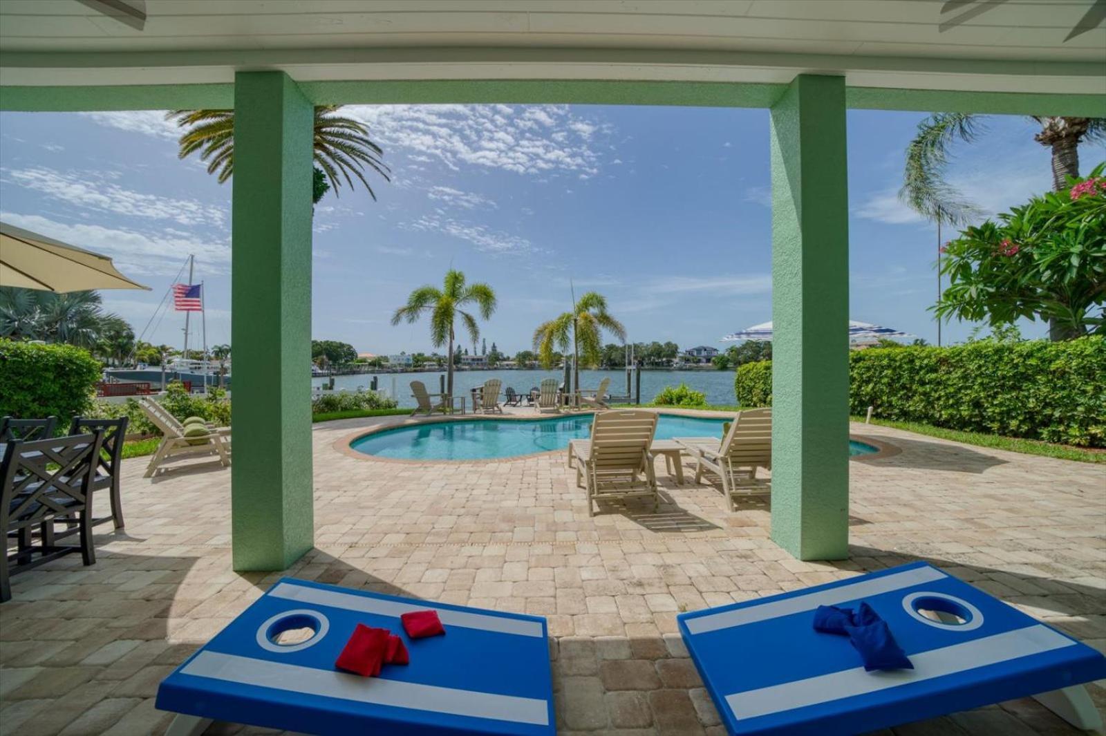 Waterfront Luxury W/ Heated Salt Pool & Golf Cart Villa Clearwater Beach Exterior photo