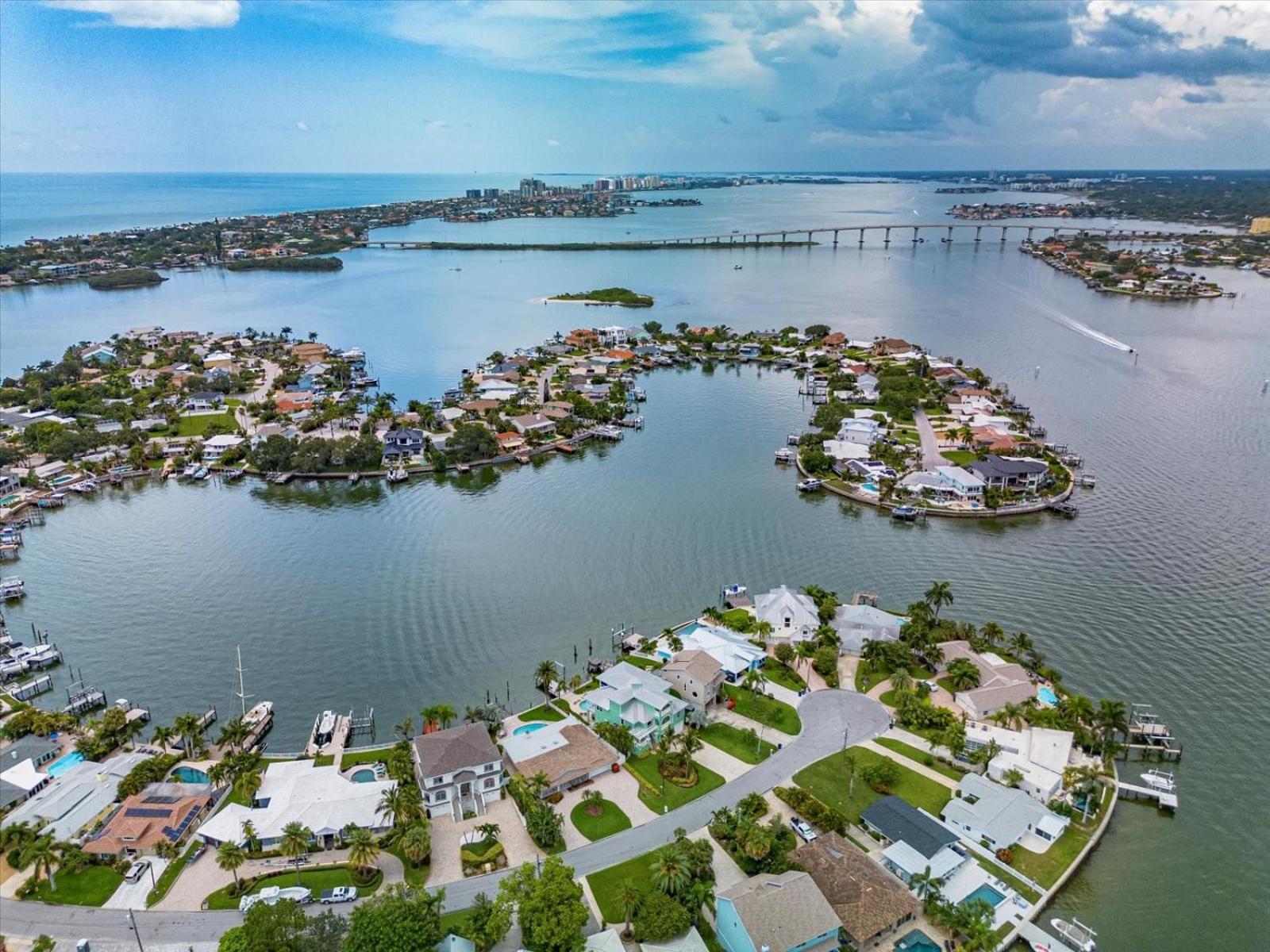 Waterfront Luxury W/ Heated Salt Pool & Golf Cart Villa Clearwater Beach Exterior photo